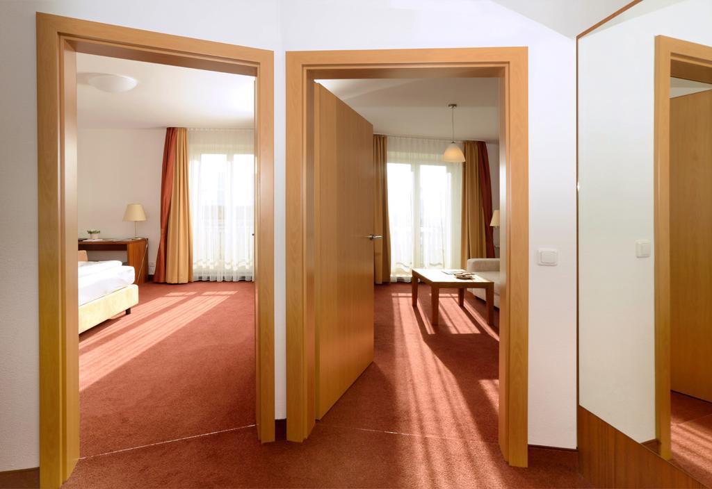 Hotel Bayerisch Meran Бад-Файльнбах Екстер'єр фото
